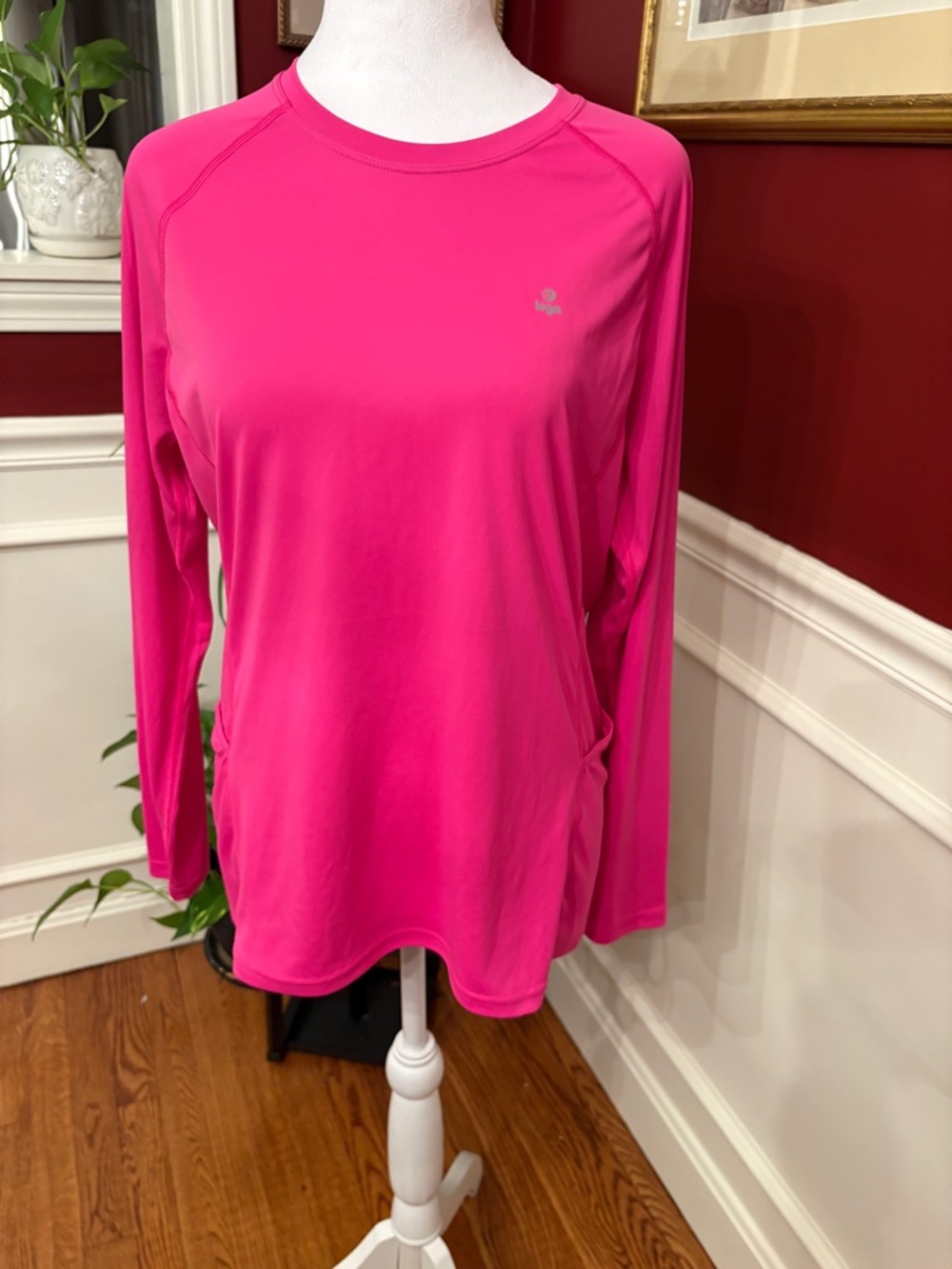 Women's Long-Sleeve Performance Tee in Hot Pink